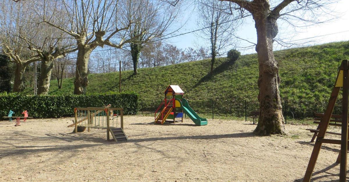 Maison Medievale Avec Jardin Dans Village Hébergement de vacances Vers (Lot)