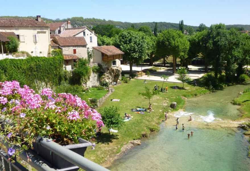 Maison Medievale Avec Jardin Dans Village * Vers (Lot)
