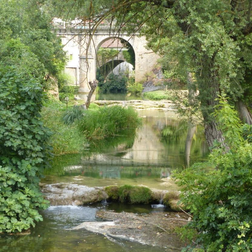 Hébergement de vacances Maison Medievale Avec Jardin Dans Village
