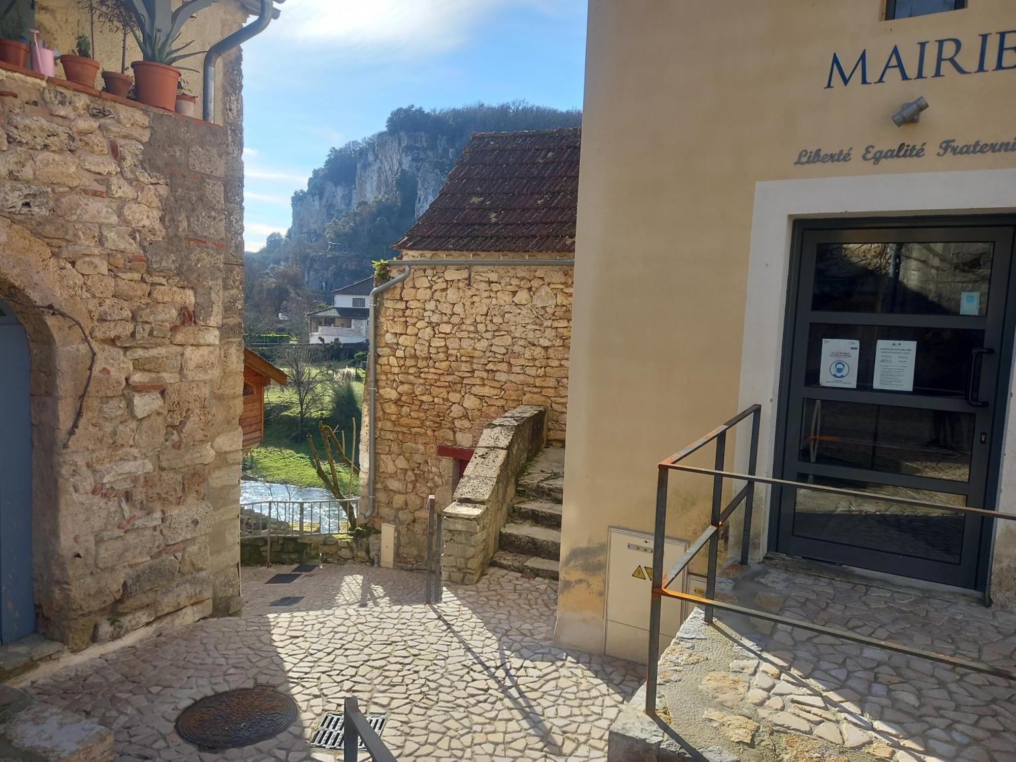 Hébergement de vacances Maison Medievale Avec Jardin Dans Village Vers (Lot)