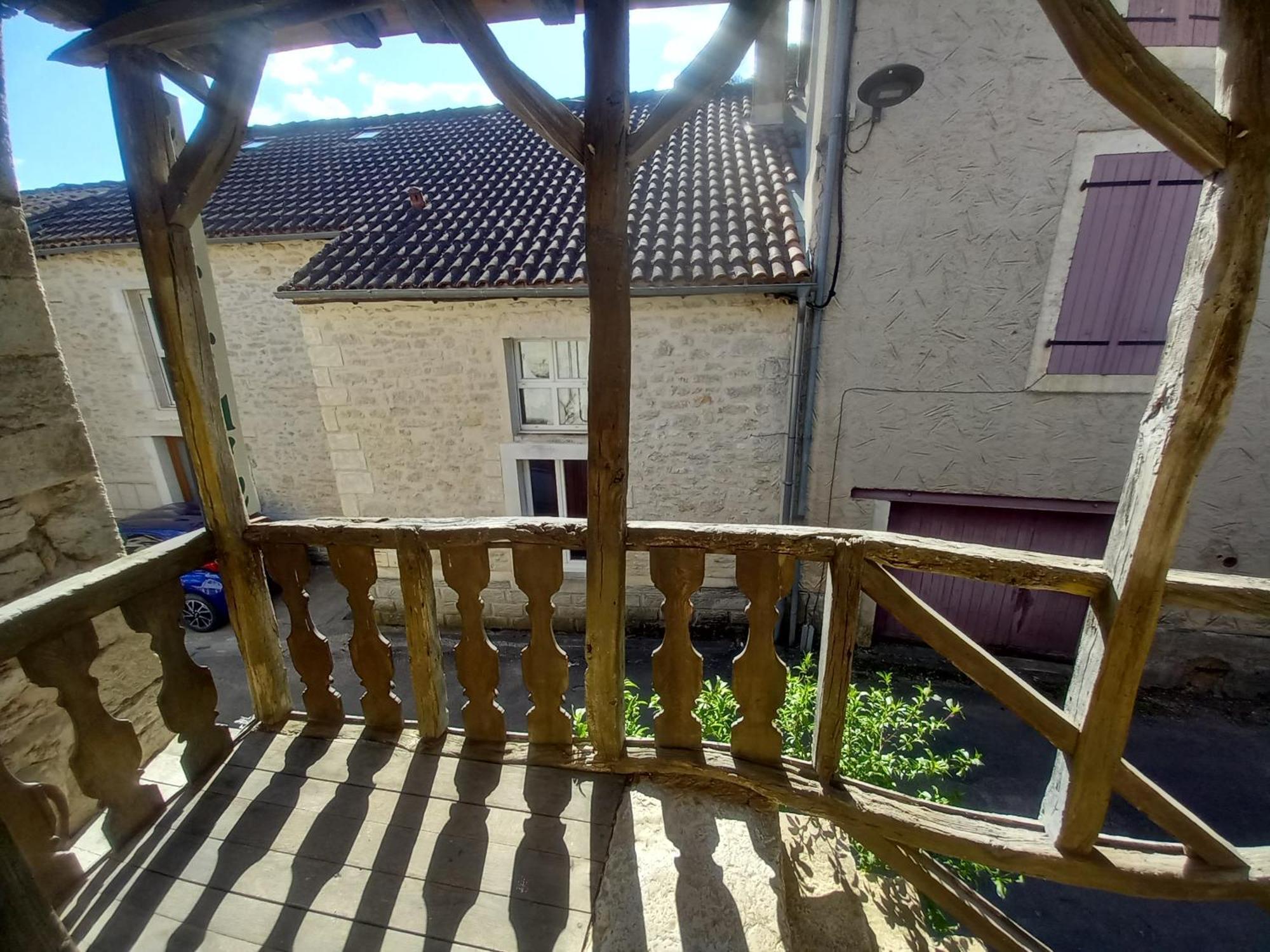 Maison Medievale Avec Jardin Dans Village * Vers (Lot)