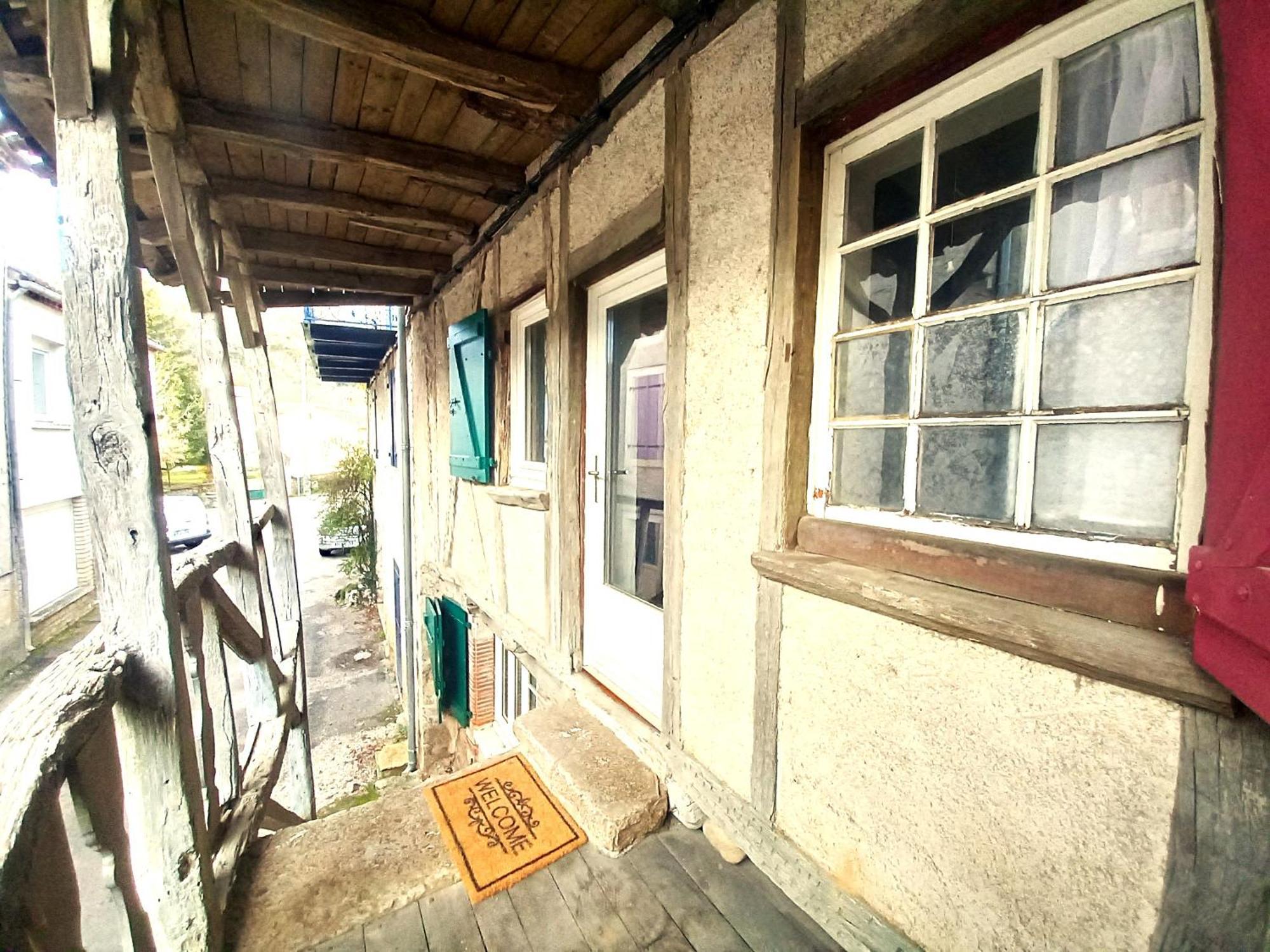 Hébergement de vacances Maison Medievale Avec Jardin Dans Village Vers (Lot)